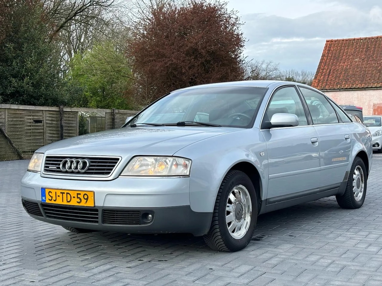 Audi A6 Limousine - 2.4 5V quattro Advance - AutoWereld.nl