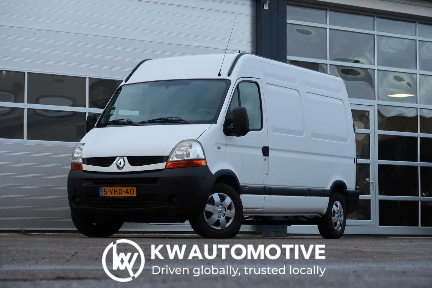 Renault Master - T33 2.5 dCi L2H2 NAVI/ AIRCO/ CRUISE/ MARGE! - AutoWereld.nl