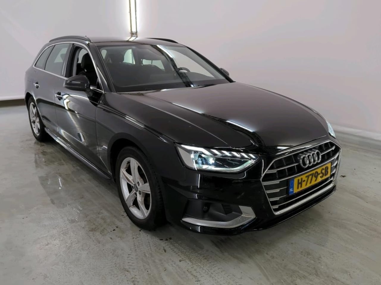 Audi A4 - 35 TFSI LAUNCH EDITION BUSINESS AUTOMAAT - AutoWereld.nl