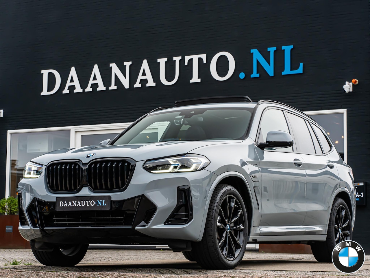 BMW X3 - xDrive30e High Executive M-Sport Pano HUD Keyless Laser - AutoWereld.nl