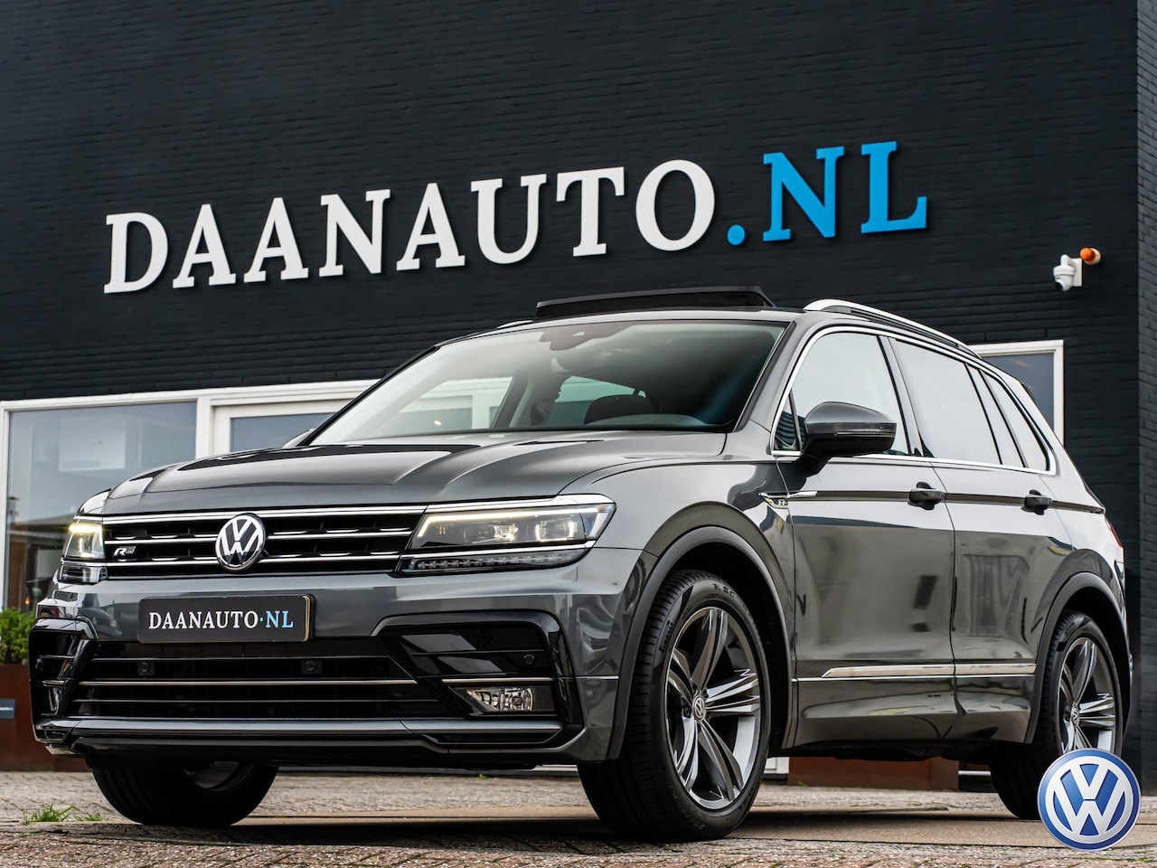 Volkswagen Tiguan - 1.4 TSI ACT Highline R Line Pano VirtCP - AutoWereld.nl