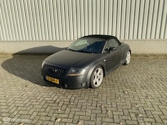 Audi TT Roadster - 1.8 5V Turbo zwart wrap