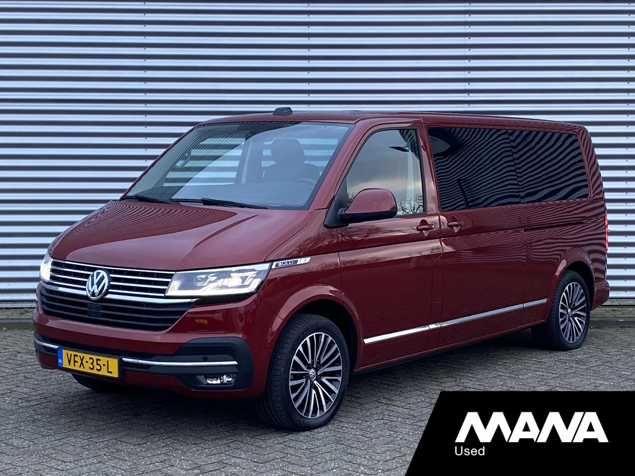 Volkswagen Transporter - 2.0 TDI L2H1 30 DC Bulli 150PK Automaat 2X schuif Navi Car-Play Bluetooth Airco Sensoren C - AutoWereld.nl