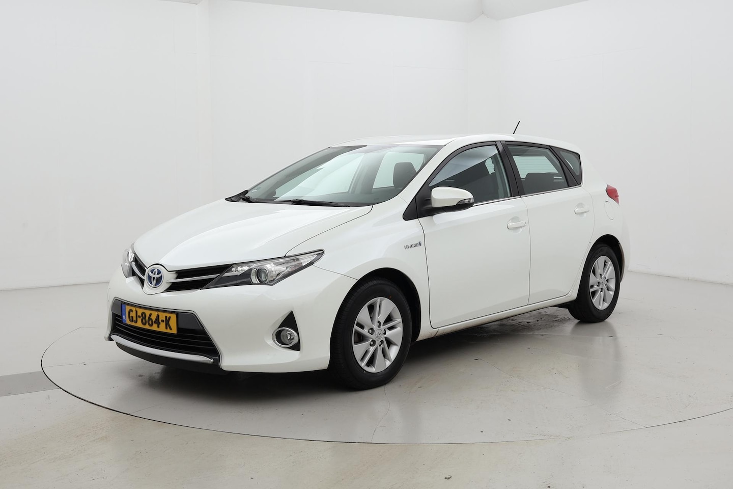 Toyota Auris - 1.8 Hybrid Aspiration Trekhaak Navigatie Automaat - AutoWereld.nl