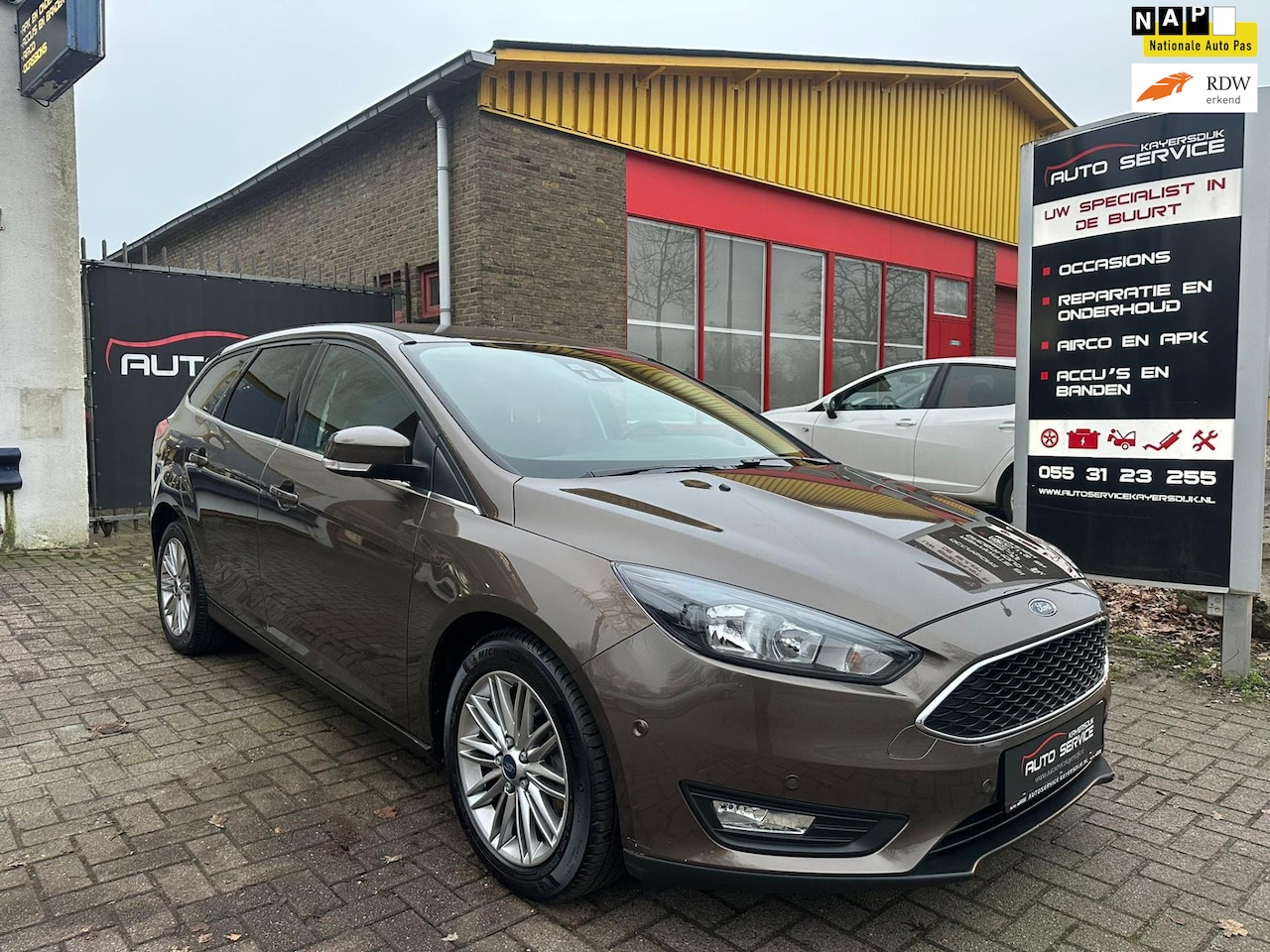 Ford Focus Wagon - 1.0 Titanium AUTOMAAT|CAMERA|STUURVERW.|VOLL VOLL - AutoWereld.nl