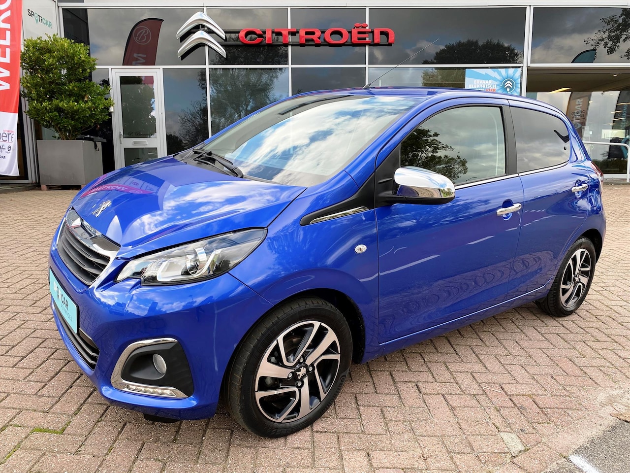 Peugeot 108 - 1.0 VTi 72pk 5D Allure | camera, 15 inch velgen, touchscreen audio unit met bluetooth, app - AutoWereld.nl