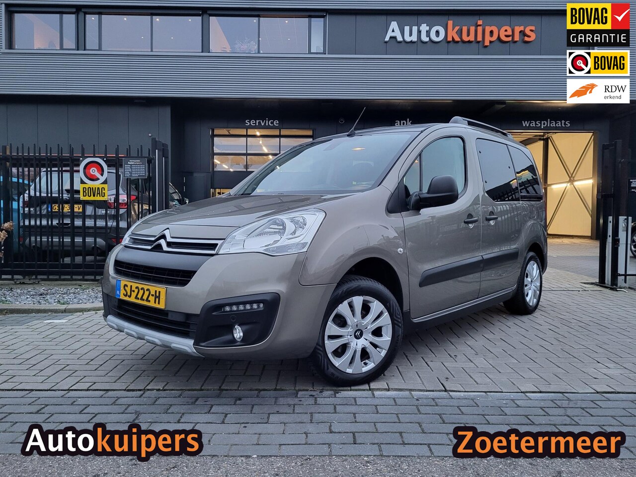 Citroën Berlingo - 1.2 PureTech XTR | Panoramadak, camera, navigatie, - AutoWereld.nl