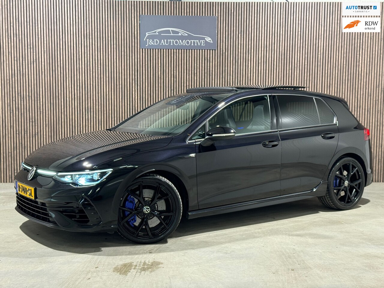 Volkswagen Golf - 2.0 TSI R 4Motion 2022 PANO LED CAMERA LEDER - AutoWereld.nl