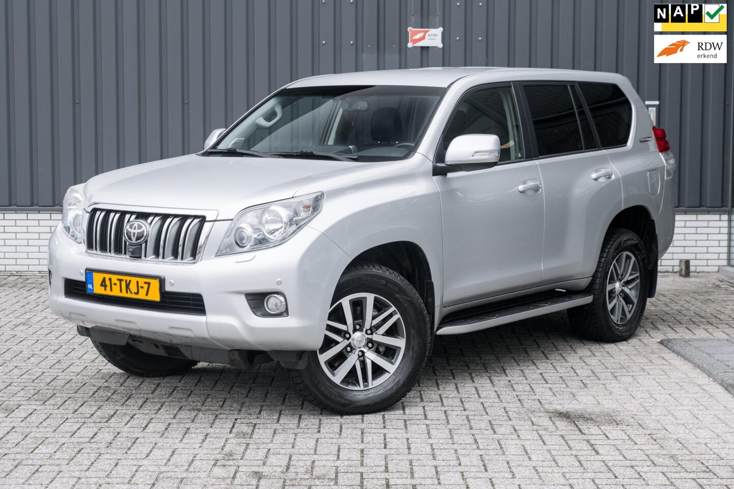 Toyota Land Cruiser - 3.0 D-4D-F Executive*Automaat*7Persoons* - AutoWereld.nl