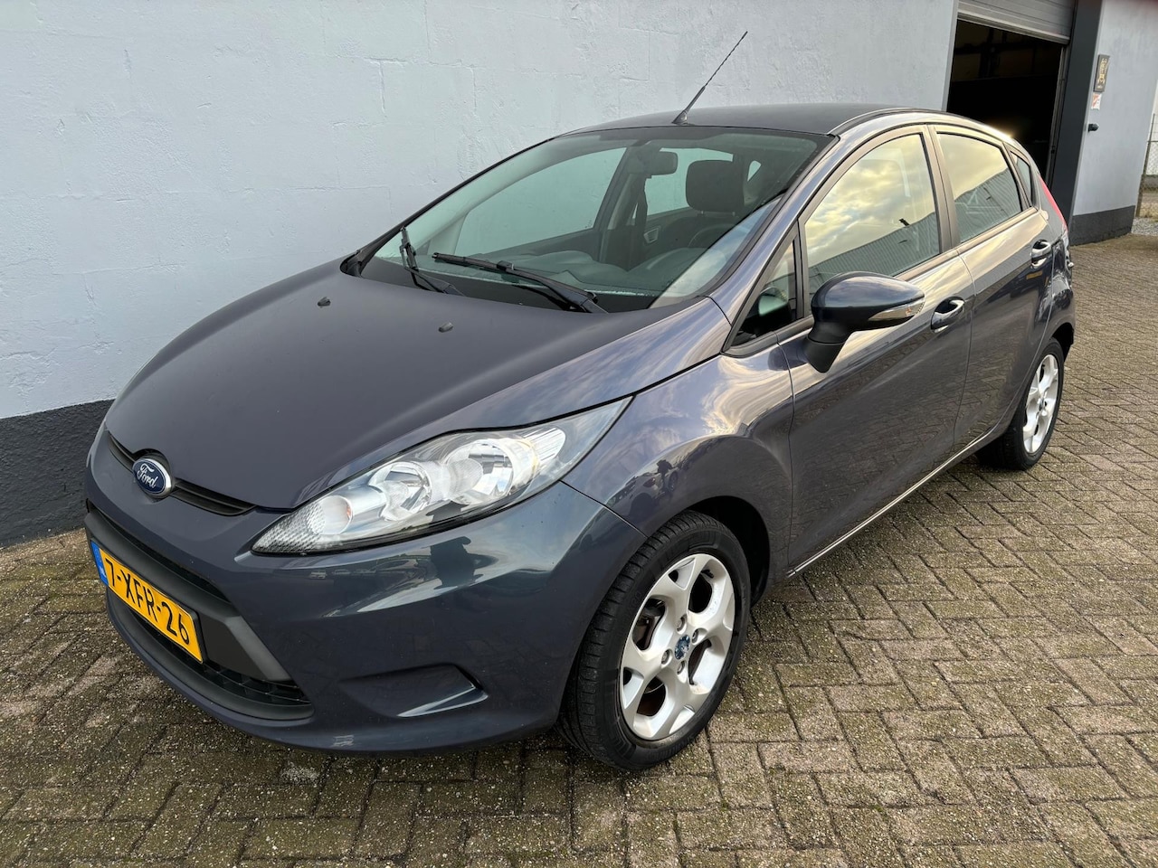 Ford Fiesta - 1.25 Trend 5-deurs - Airco - LMV - AutoWereld.nl