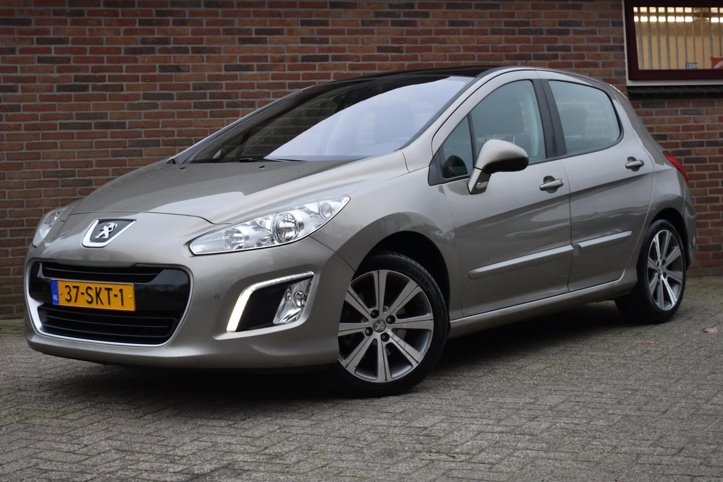 Peugeot 308 - 1.6 THP Allure '11 Pano Clima Navi Cruise Inruil mogelijk - AutoWereld.nl