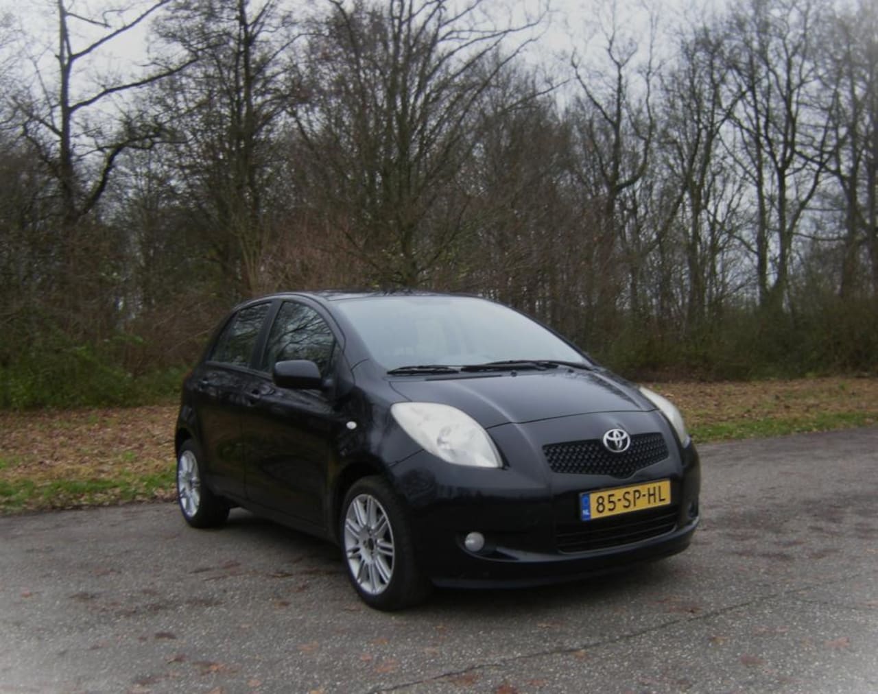 Toyota Yaris - 1.3 VVTi Luna . Airco . 5 Drs . Audio . LMV . enz - AutoWereld.nl