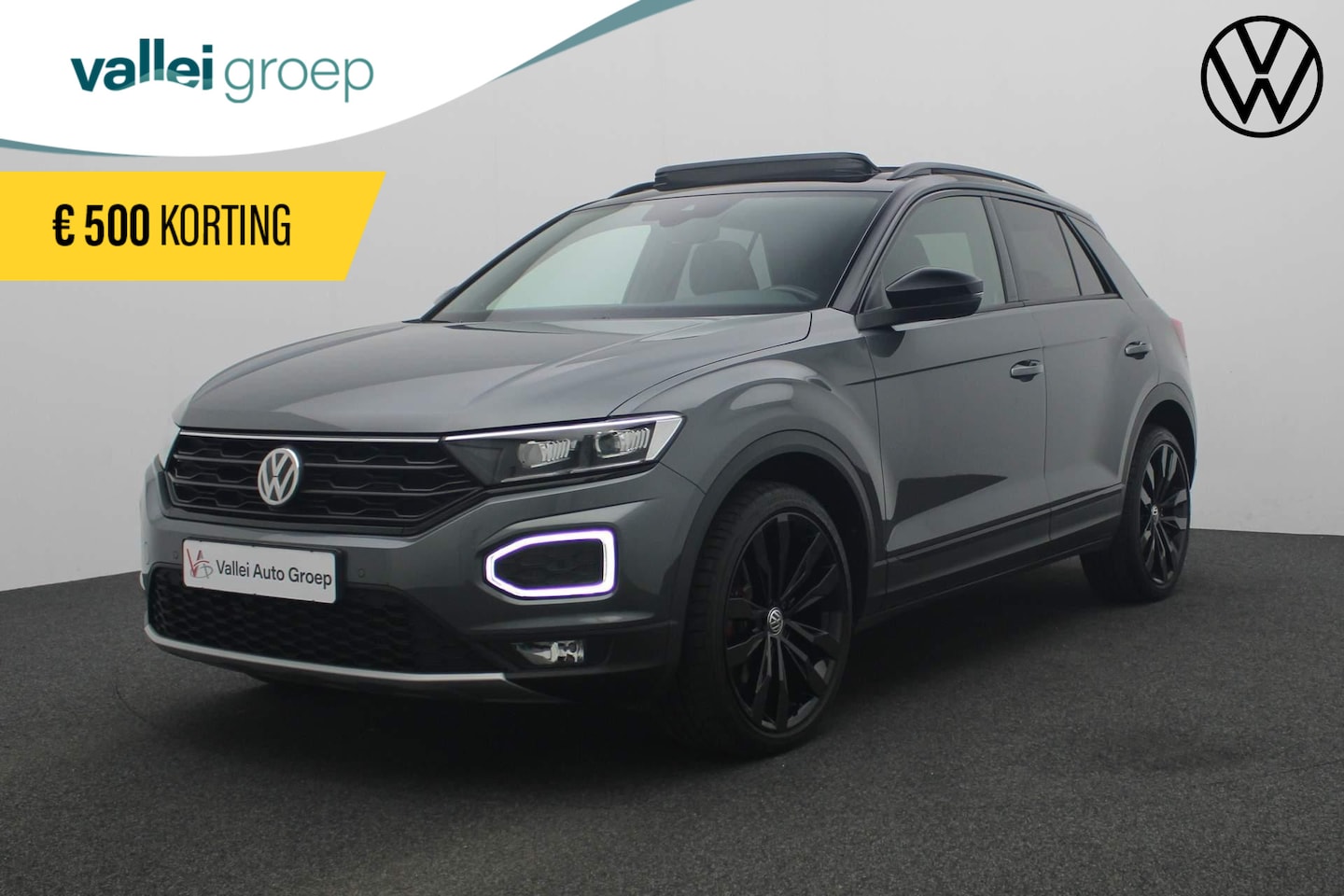 Volkswagen T-Roc - 1.5 TSI 150PK DSG Sport Black Style | Pano | Trekhaak | BEATS | 19 inch | Keyless | Navi | - AutoWereld.nl