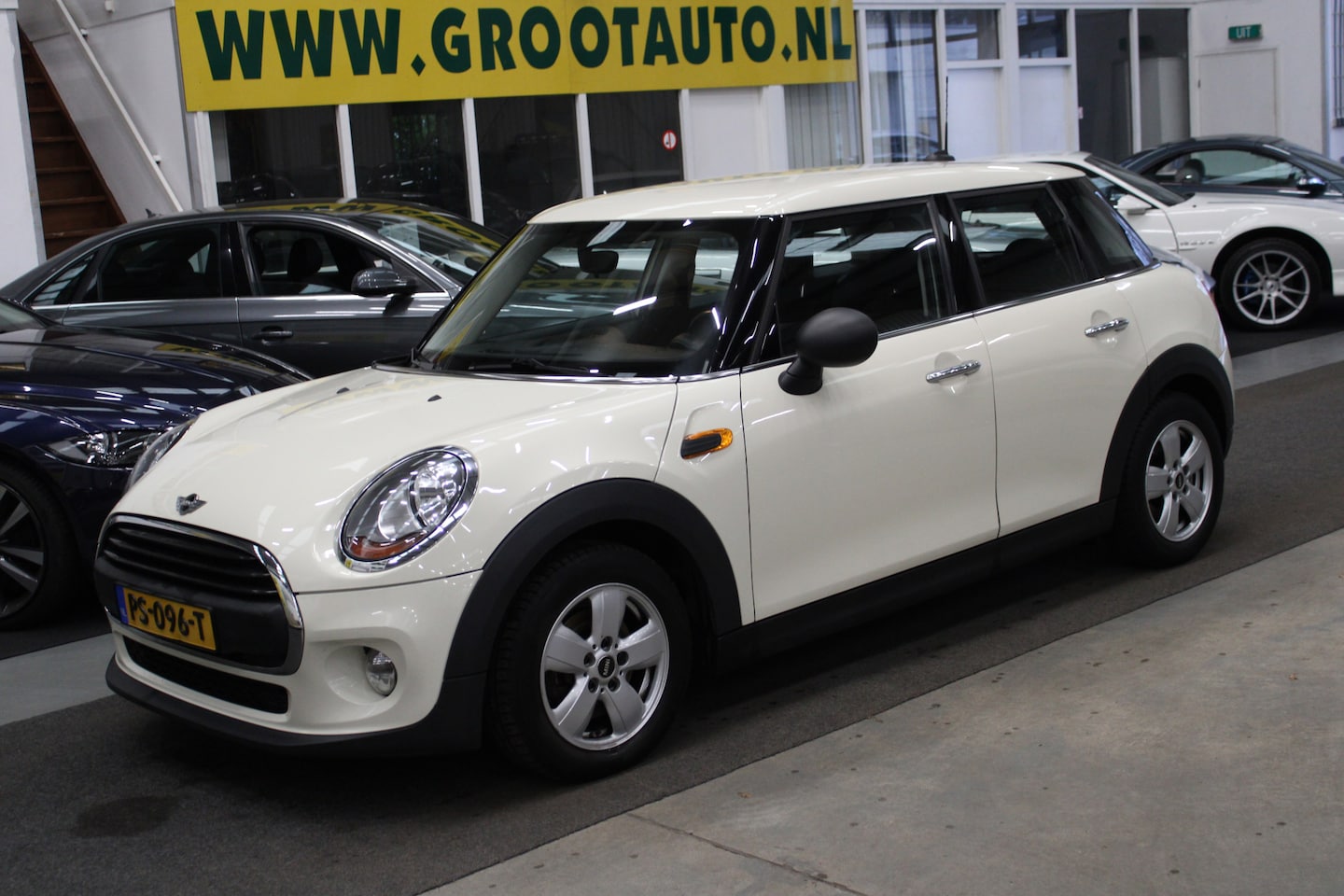 MINI One - Mini 1.2 Business NAP, Airco, Isofix, Navi, Cruise control - AutoWereld.nl