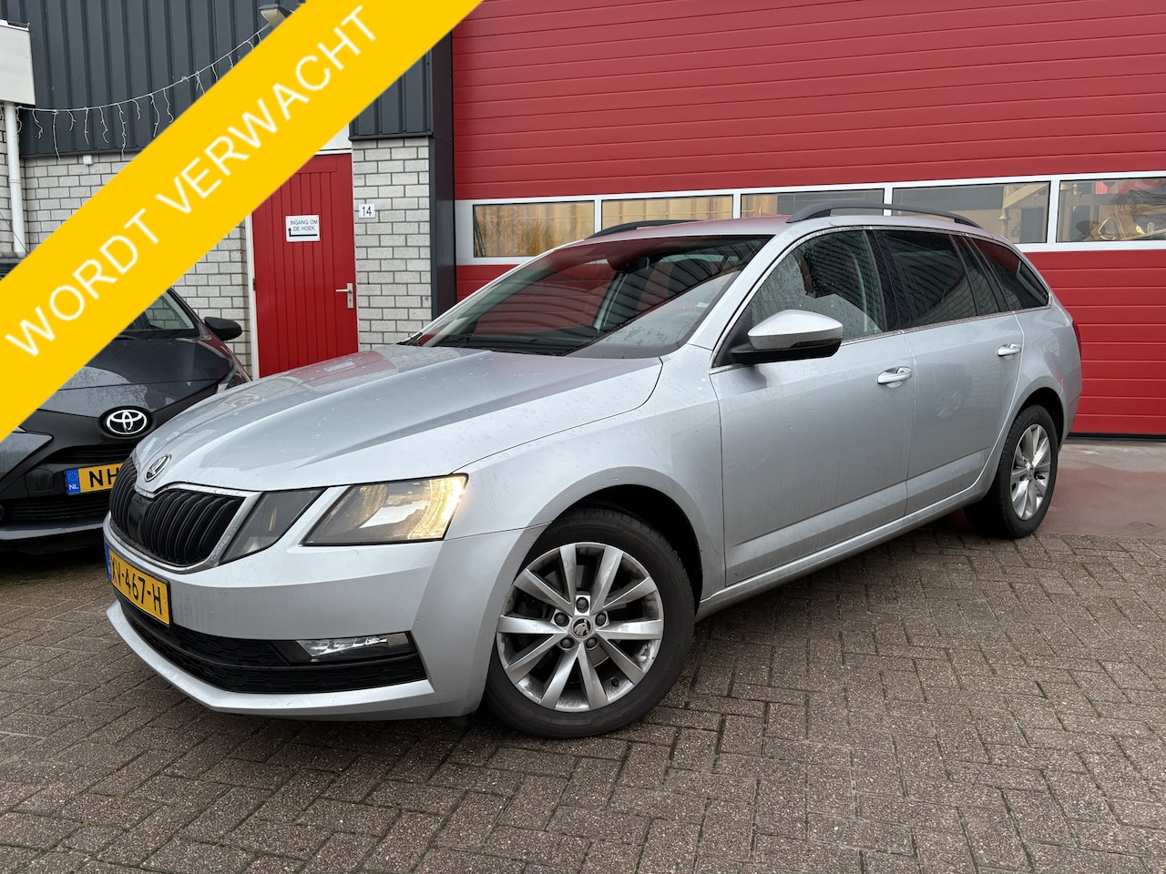 Skoda Octavia Combi - 1.0 TSI Greentech Ambition Business TREKHAAK / SPORTSTUUR / STOELVERW / NAVI / CLIMA / PDC - AutoWereld.nl