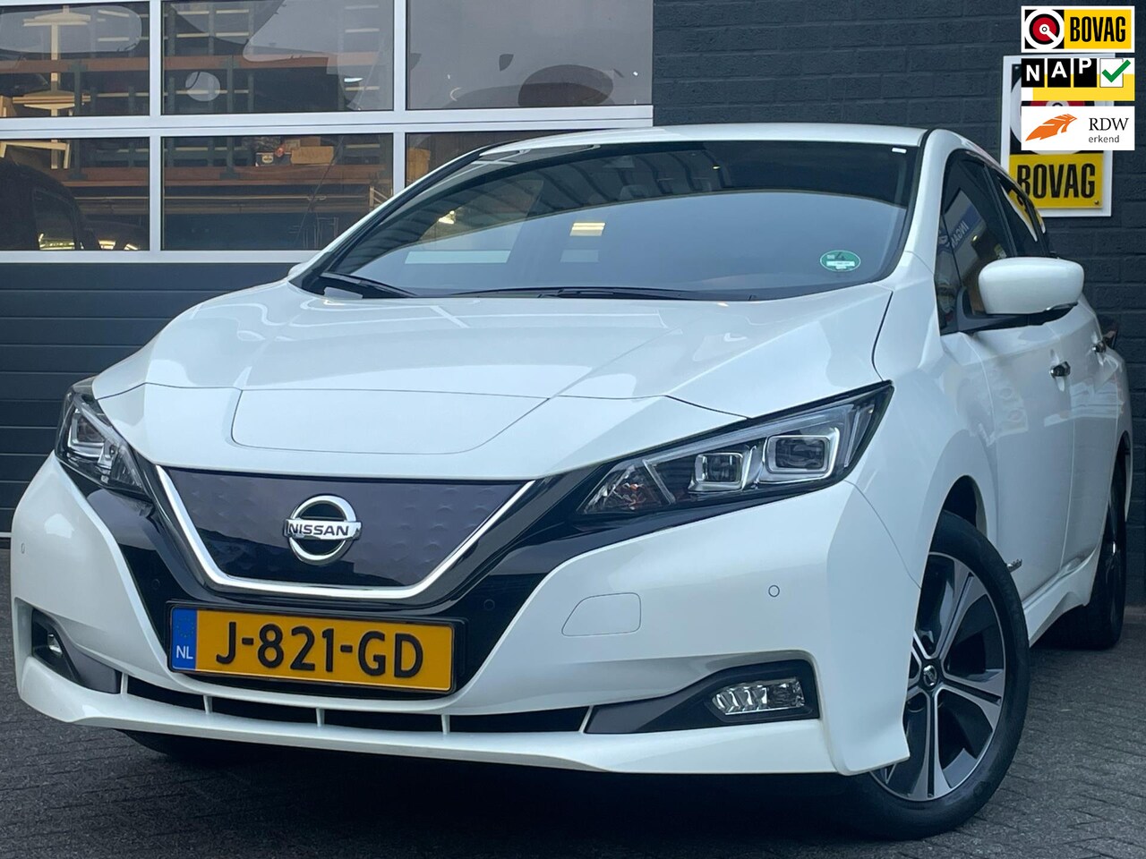 Nissan LEAF - Tekna 40 kWh NA SUBSIDIE 12950 Apple Carplay, Navi, 1/2 Leer, ACC - AutoWereld.nl