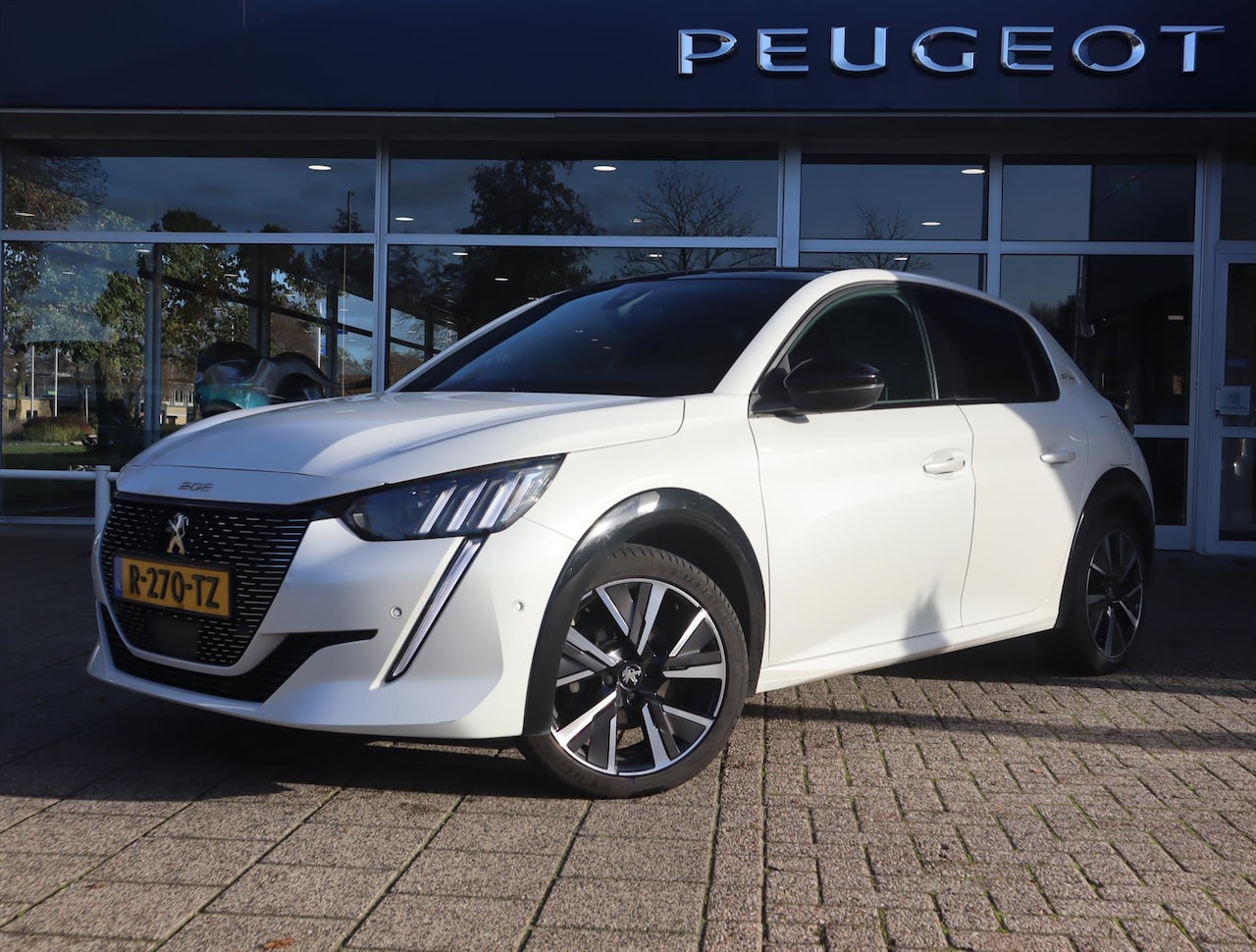 Peugeot 208 - GT-line PureTech 100pk H6 Rijklaarpijs Panoramadak Adaptieve cruise control Full led Clima - AutoWereld.nl