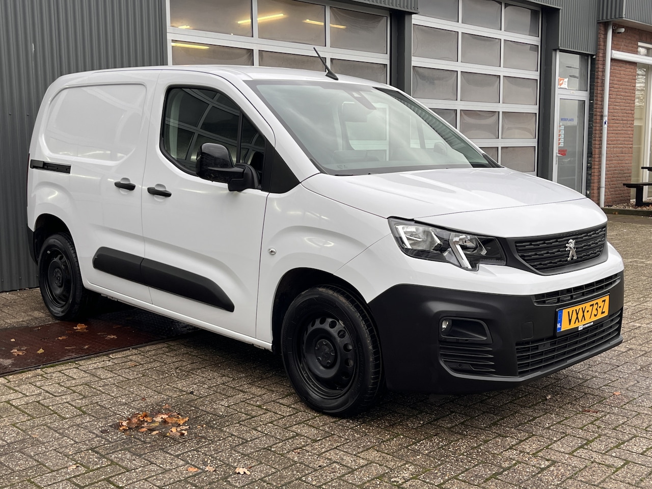 Peugeot Partner - 1.5 BlueHDi Airco Cruise controle Trekhaak 1000kg trekgewicht Parkeerhulp achter en voor C - AutoWereld.nl