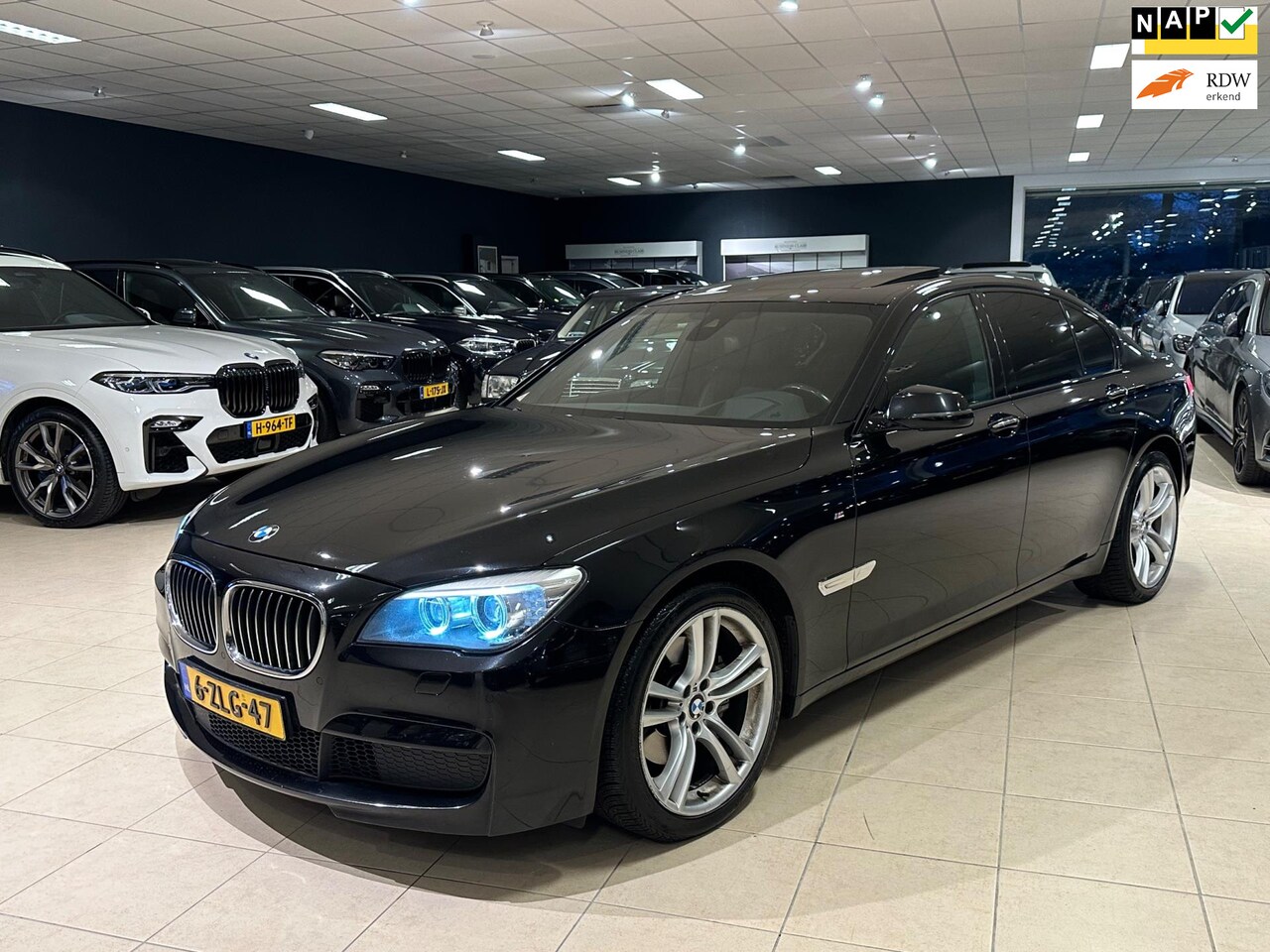 BMW 7-serie - 730d M-SPORT Trekhaak ACC HUD Massage - AutoWereld.nl