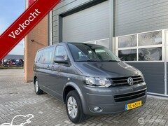 Volkswagen Transporter - 2.0 TDI L1H1 rolstoelbus zelfrijden achter het stuur