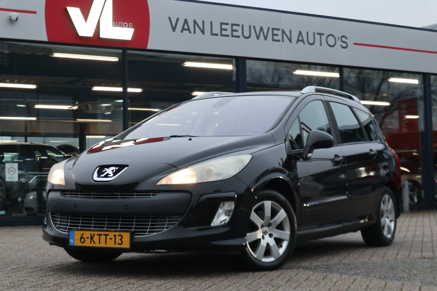 Peugeot 308 SW - 1.6 THP XT | Lees Tekst | Pano | Navi | Trekhaak - AutoWereld.nl