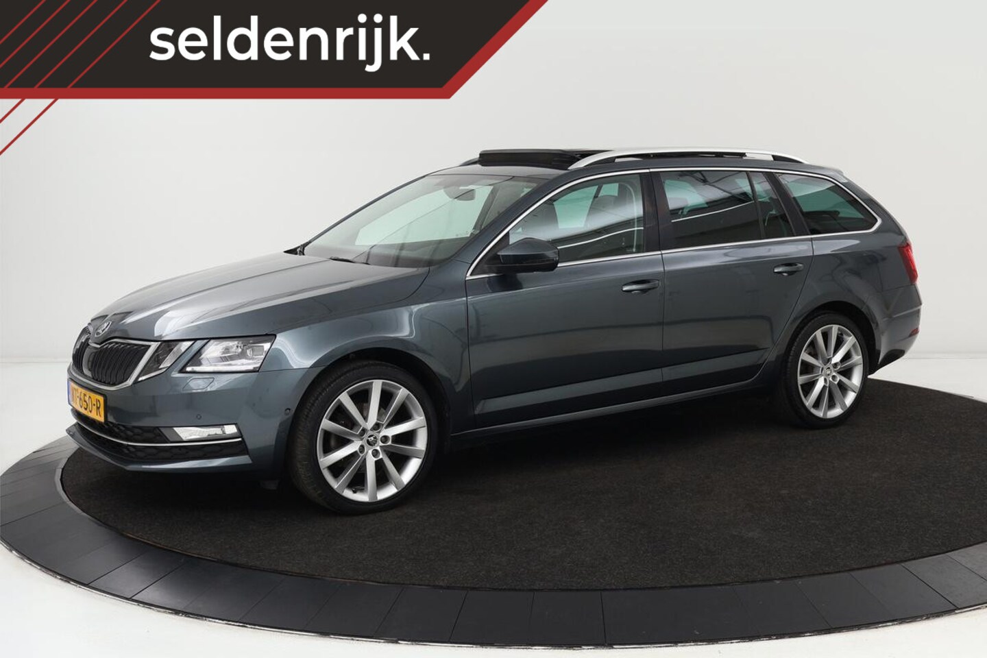 Skoda Octavia - 1.0 TSI Style | Panoramadak | Alcantara | Trekhaak | Carplay | Stoelverwarming | Park Assi - AutoWereld.nl