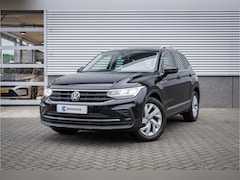 Volkswagen Tiguan - 1.5 TSI 150pk DSG Life| Winterpakket| Camera | Trekhaak|