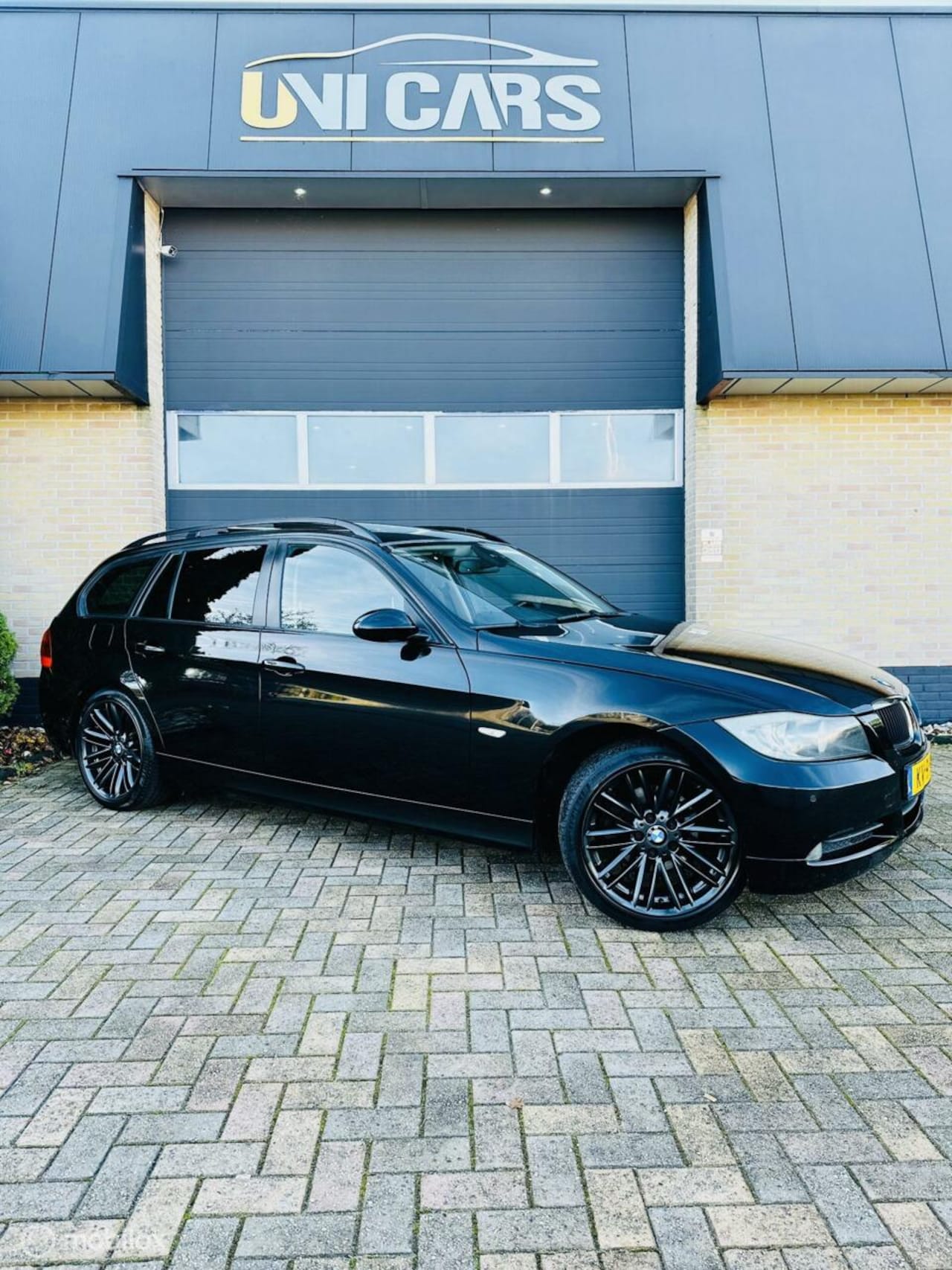 BMW 3-serie Touring - 320i|Automaat|Leder|Navi|M Pakket|LM 19 - AutoWereld.nl