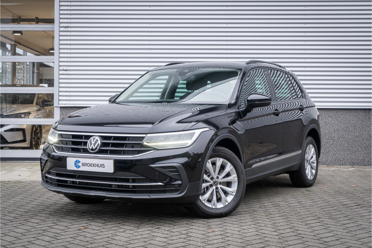 Volkswagen Tiguan - 1.4 TSI eHybrid 245PK Life | Camera| Digitaal Dashboard| Keyless - AutoWereld.nl