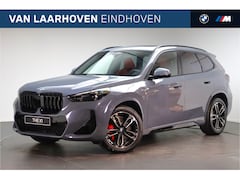 BMW X1 - xDrive23i M Sport Automaat / Panoramadak / Trekhaak / Sportstoelen / Adaptieve LED / M Ada