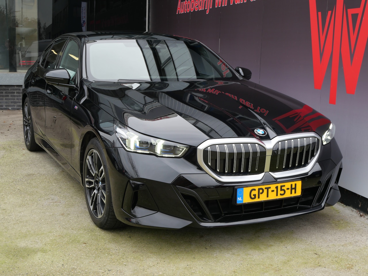 BMW 5-serie - 520i M-SPORT | PANORAMA | H.U.D. | A.C.C. | HARMAN KARDON | FABRIEKSGARANTIE!! - AutoWereld.nl