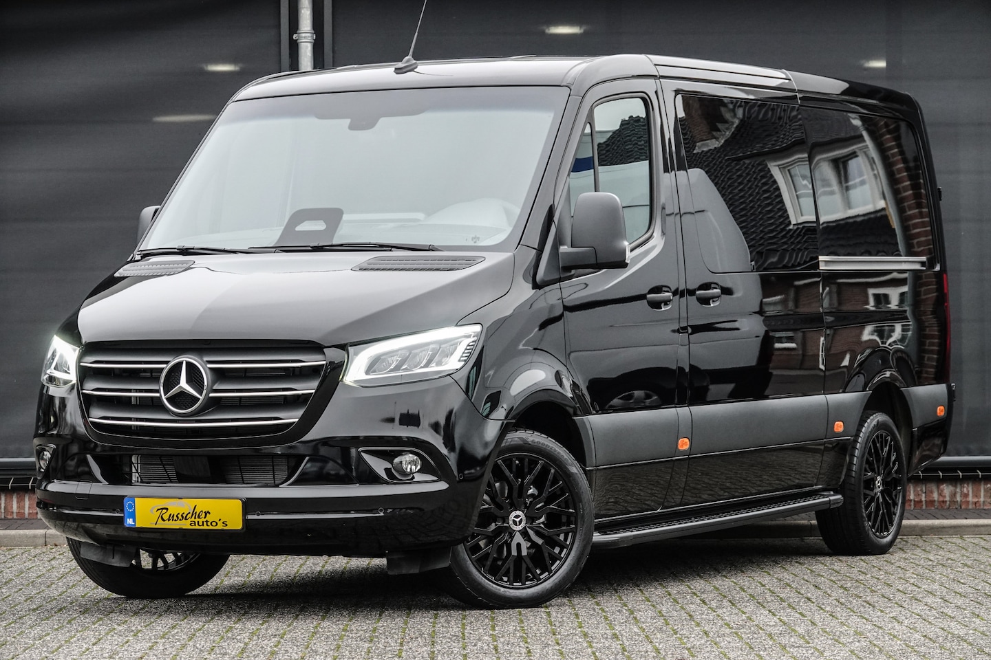 Mercedes-Benz Sprinter - L2H1 DC 319Cdi 190Pk 9G-tronic | RWD | 2xSchuifdeur | Dubbele Cabine 5-Persoons | 19'' - AutoWereld.nl