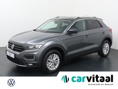 Volkswagen T-Roc - 1.5 TSI Style | 150 PK | Trekhaak | Navigatie | Digital cockpit | El. achterklep |