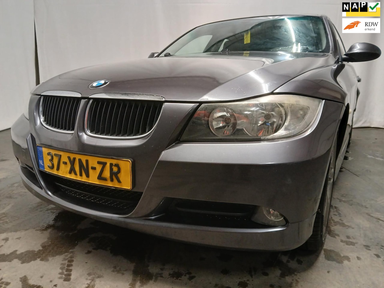 BMW 3-serie Touring - 318i Business Line - Airco - Navi - Leer - Export - Schade - AutoWereld.nl