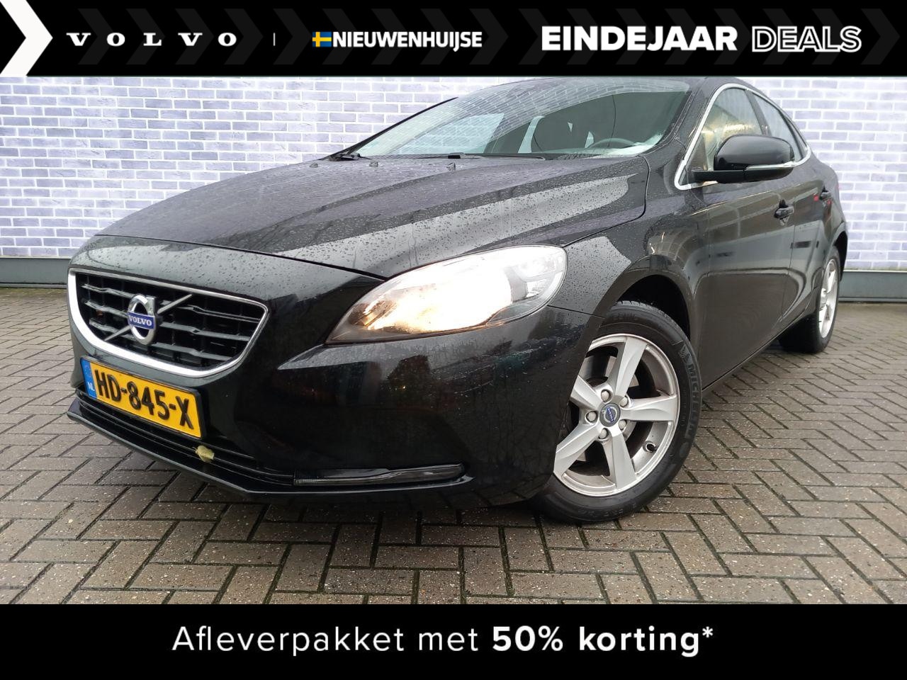 Volvo V40 - T2 Momentum | Navi | Cruise Control | Park Assist | High Performance Audio| Climate Contro - AutoWereld.nl