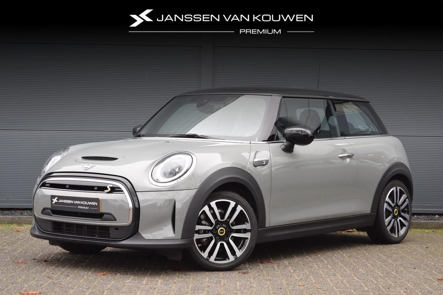 MINI Mini-Electric - MINI Electric 33 kWh Lederen Sportstoelen Stoelverwarming LED Koplampen Moonwalk Grey - AutoWereld.nl