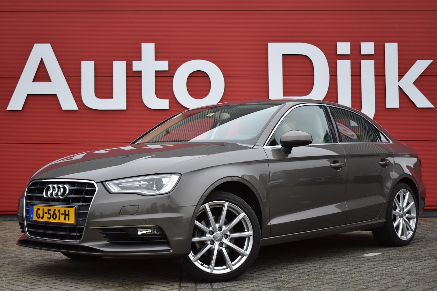 Audi A3 Limousine - 1.4 TFSI CoD Ambiente Pro Line Plus Automaat | Bi-Xenon | Leder | Navi | Clima | Cruise | - AutoWereld.nl