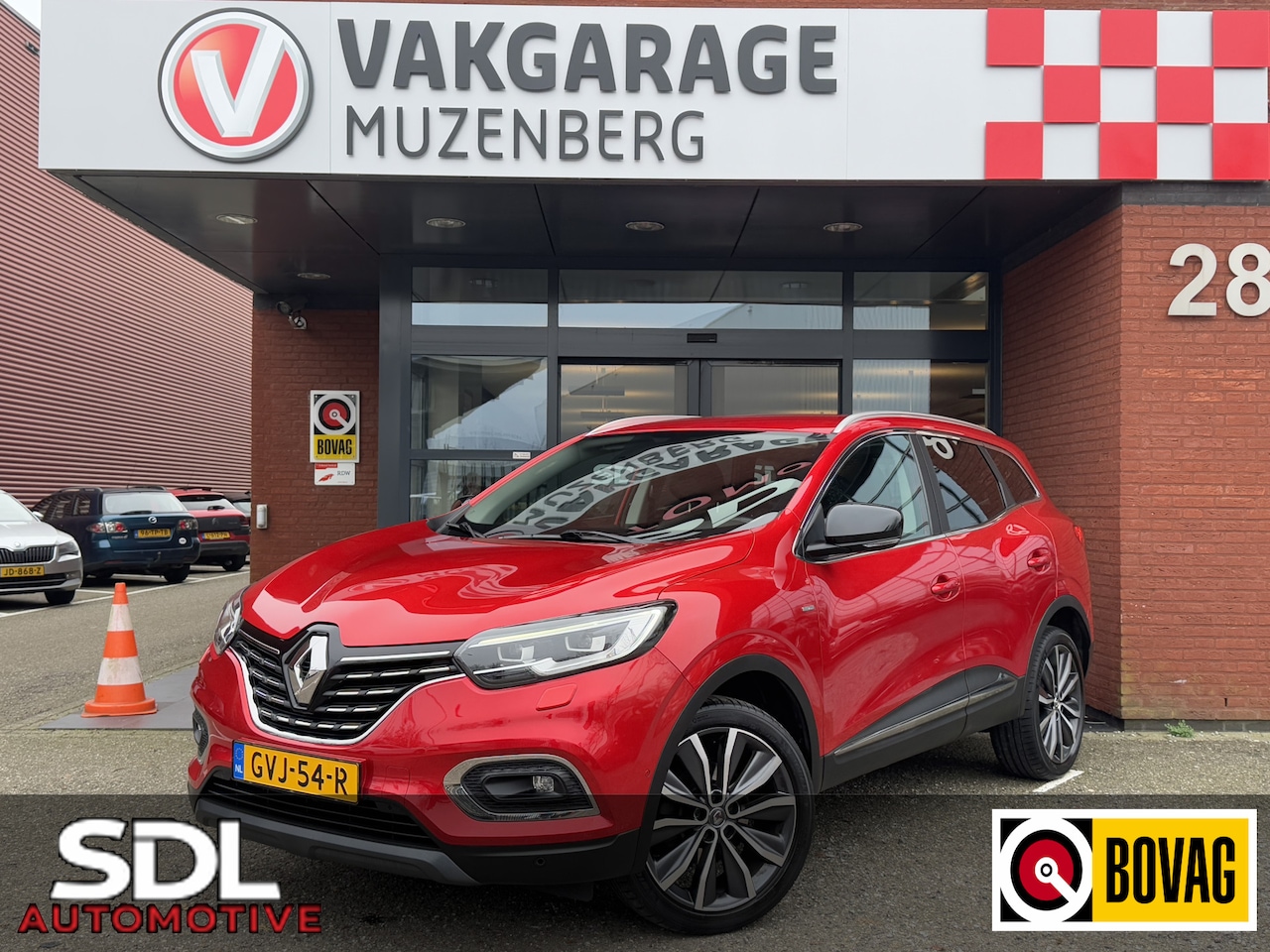 Renault Kadjar - 1.3 TCe Bose // HALF LEDER // FULL LED // KEYLESS // BOSE AUDIO // DODEHOEK // NAVI // CAM - AutoWereld.nl