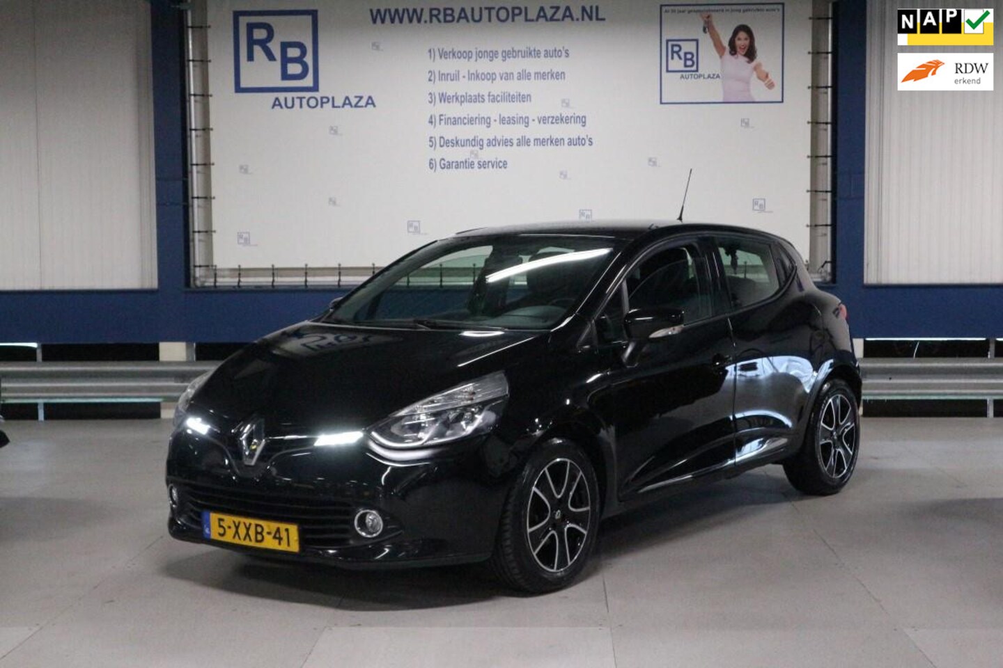 Renault Clio - 0.9 TCe Expression / PDC / APK 7 2025 ! ! ! - AutoWereld.nl