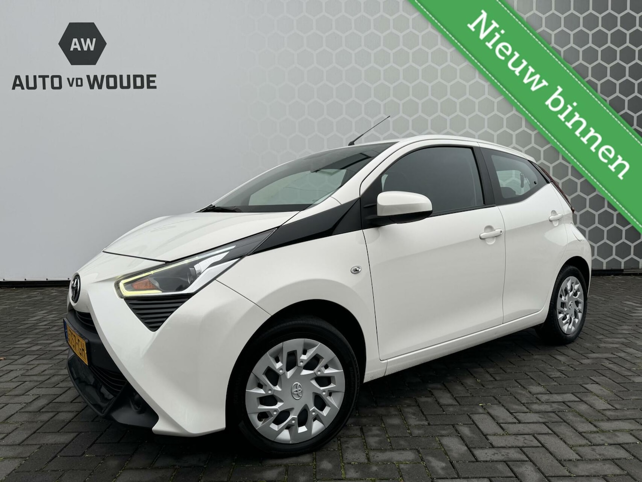 Toyota Aygo - 1.0 VVT-i x-play Apple CarPlay Airco - AutoWereld.nl