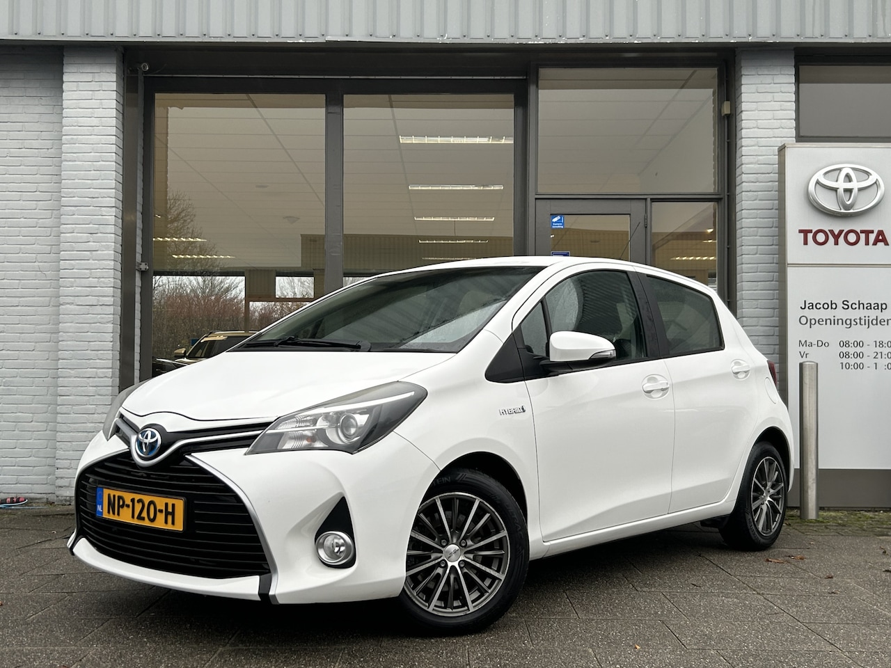 Toyota Yaris - 1.5 Hybrid Aspiration Automaat 100pk | Achteruitrijcamera | Climate Control | - AutoWereld.nl