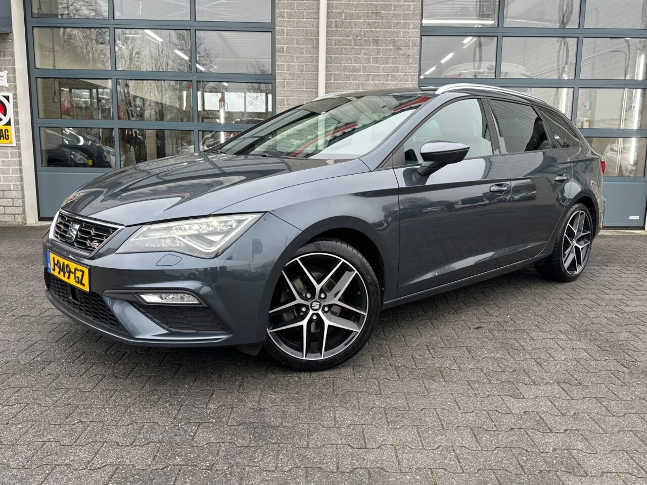 Seat Leon ST - 1.5 TSI FR Ultimate Edition | LED | DSG | CAMERA | - AutoWereld.nl