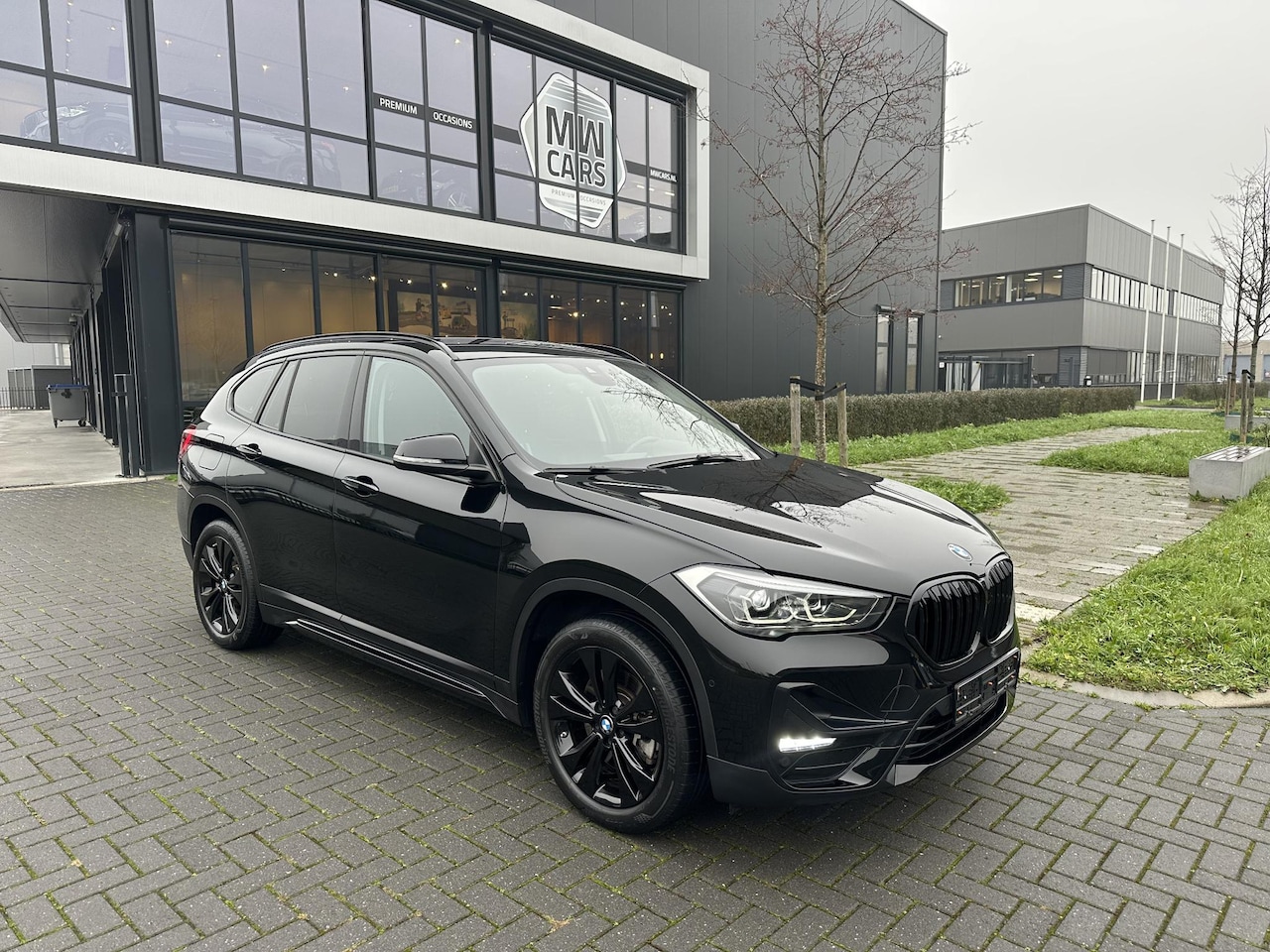 BMW X1 - xDrive25e Sportline Exec LED Navi Hifi Trekhaak - AutoWereld.nl