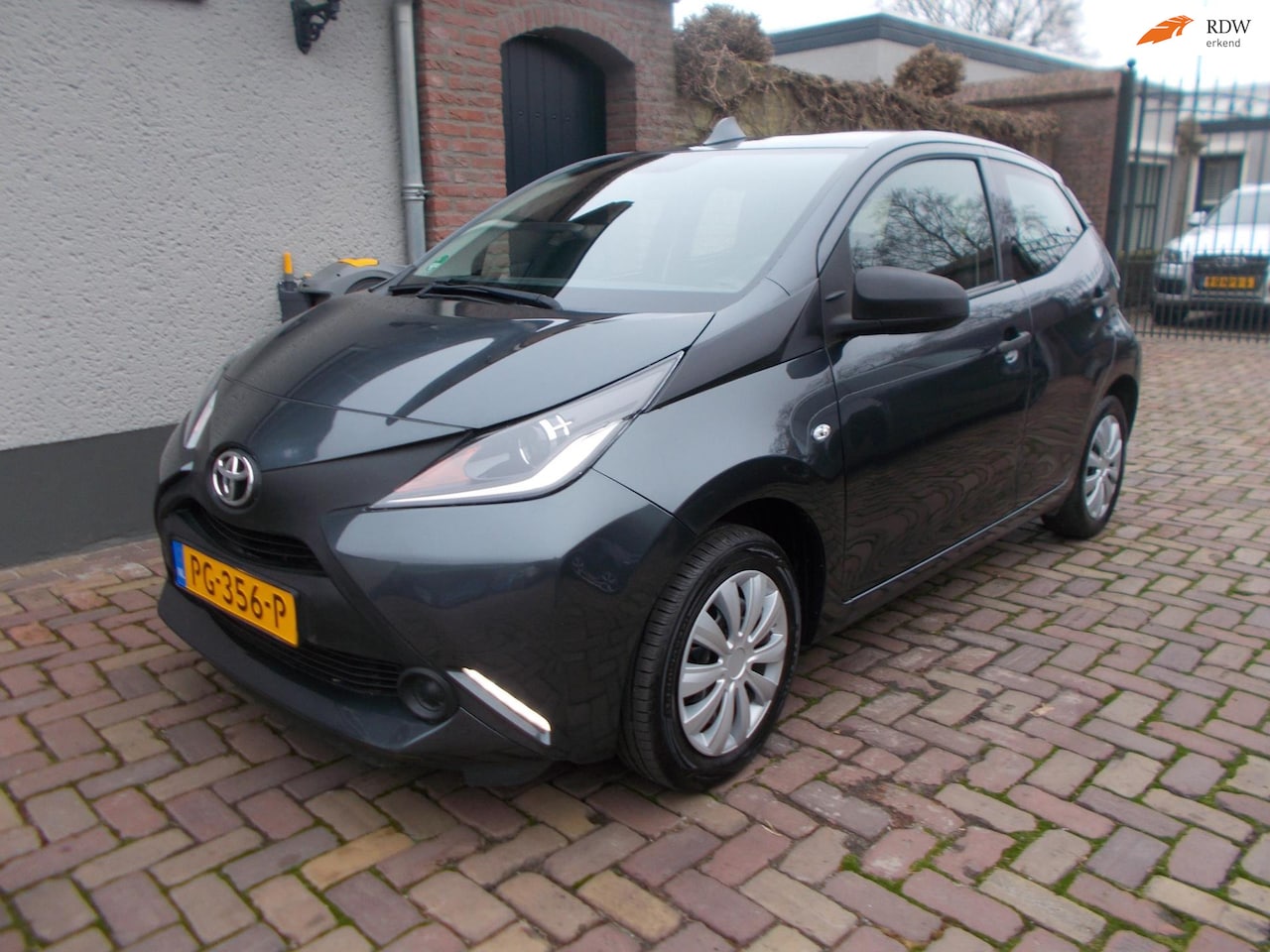 Toyota Aygo - 1.0 VVT-i x-now BJ 2017 AIRCO APK 11-25 - AutoWereld.nl