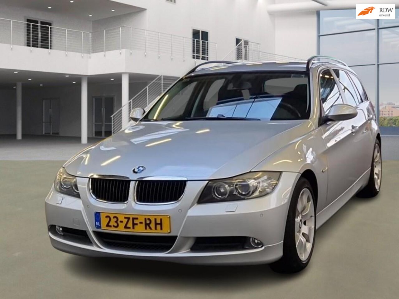 BMW 3-serie Touring - 318d Business Line NAVI PSENSOR CRUISE 2 X SLEUTELS - AutoWereld.nl