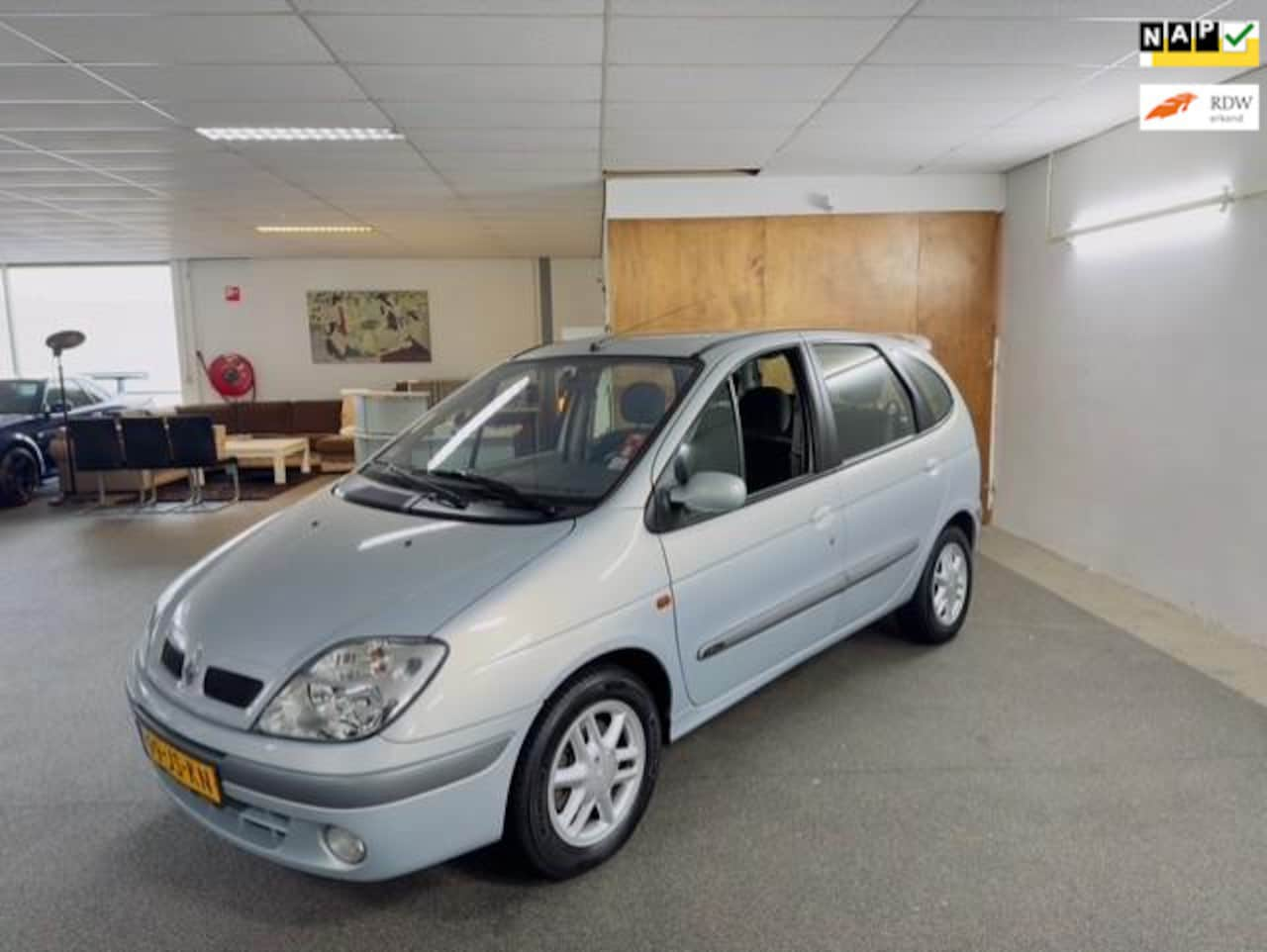 Renault Scénic - 1.6-16V Authentique 2e Eigenaar,Clima,Cruise control,Trekhaak,N.A.P,Lm velgen,Unieke staat - AutoWereld.nl