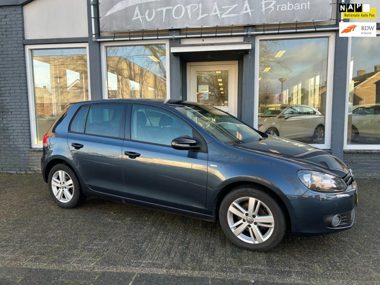 Volkswagen Golf - 1.2 TSI MATCH / CLIMAT / PDC / STOELVERWARMING - AutoWereld.nl