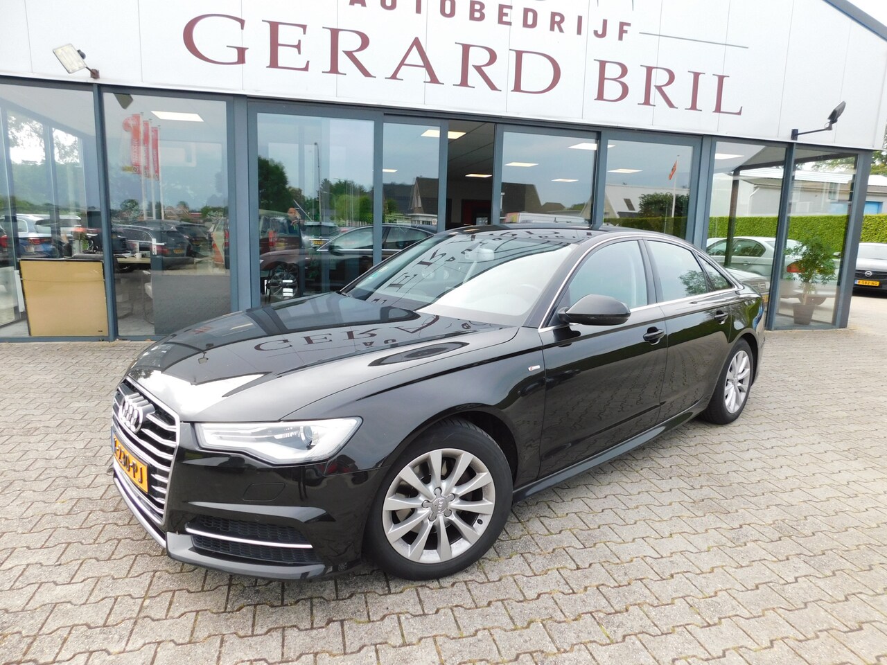 Audi A6 Limousine - 1.8 TFSI ultra S line Edition, el. aklep, Trekhaak - AutoWereld.nl