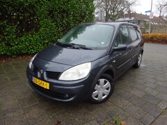 Renault Grand Scénic - 1.6-16V Sélection Business 7p. MET JAAR APK