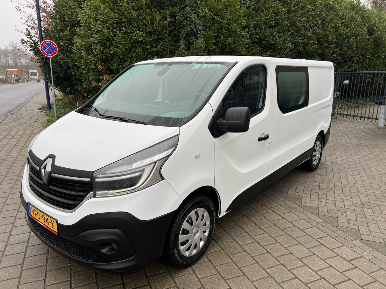 Renault Trafic - 2.0 dCI 145pk Automaat /Dubbele cabine/L2H1 /Navigatie /Camera /Cruise - AutoWereld.nl